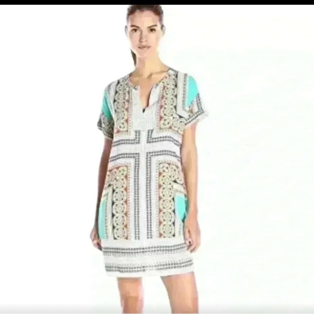 NWT Democracy Border Print Short Sleeved V Neck Dress Sz M